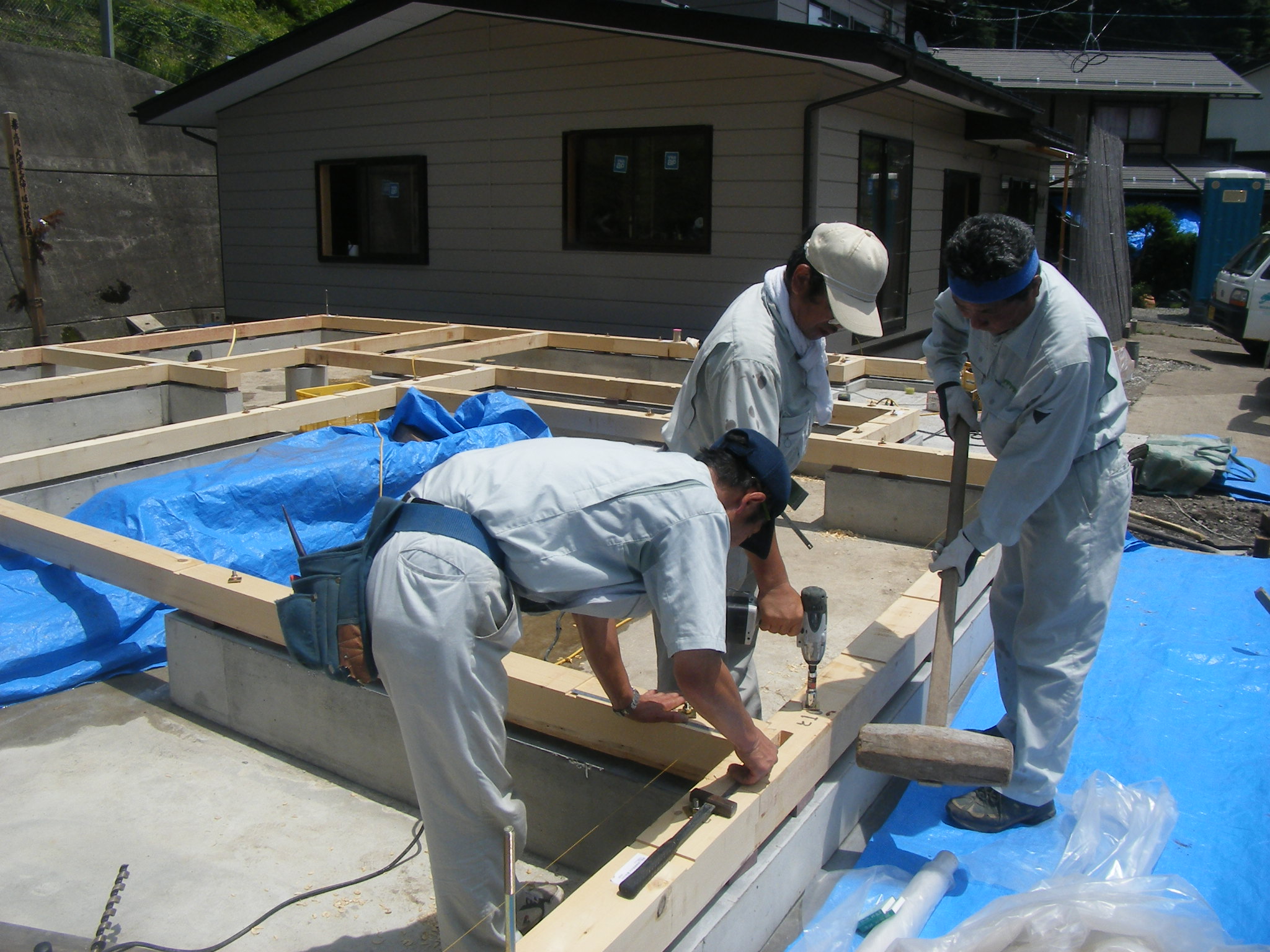 明日、建て方工事