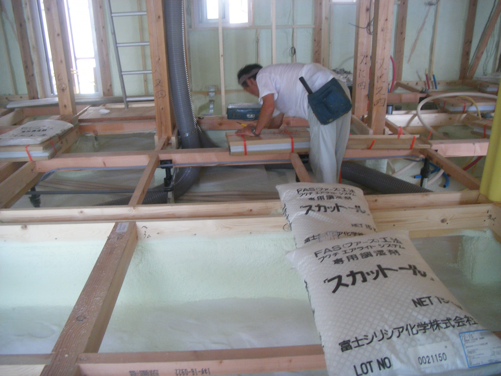天井・床張り工事